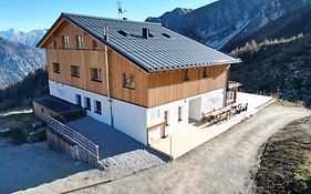 Edelweisshuette Ladurns