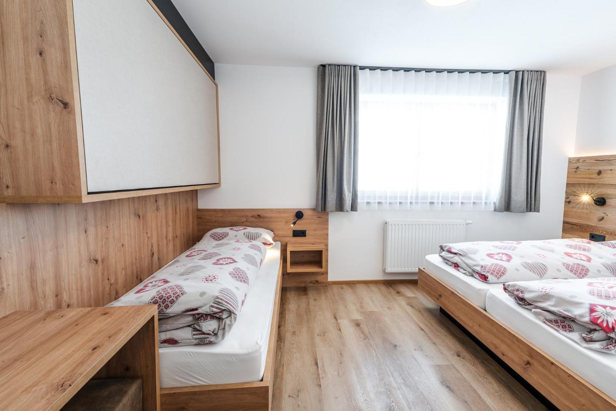 Hotel Edelweisshuette Ladurns Fleres Esterno foto